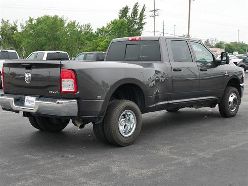 2024 RAM 3500 Tradesman Crew Cab 4x4 8' Box