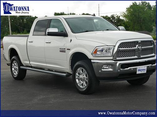 2017 RAM 2500 Laramie Crew Cab 4x4 6'4' Box