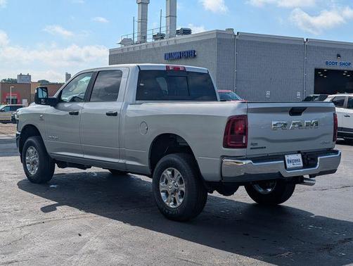 Silver Zynith 2026 RAM 3500 Big Horn Crew Cab 4x4 6'4' Box
