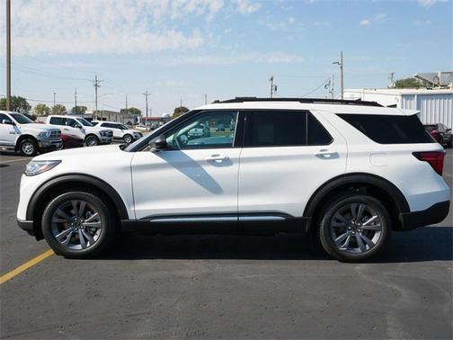 2025 Ford Explorer Active