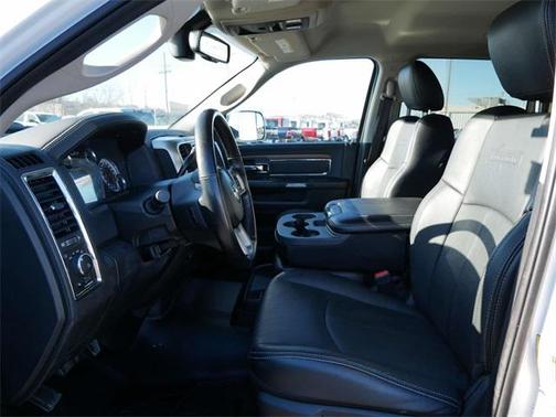 2018 RAM 3500 Laramie Crew Cab 4x4 6'4' Box