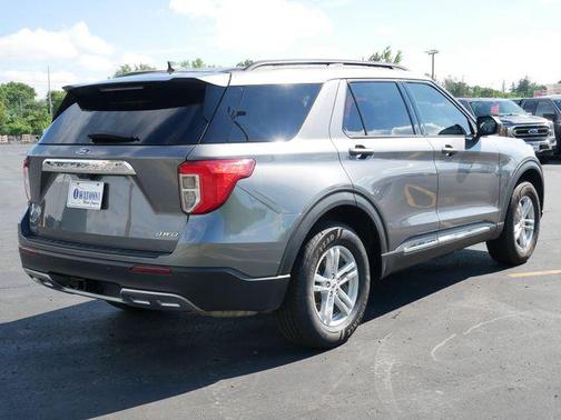 Carbonized Gray Metallic 2024 Ford Explorer XLT