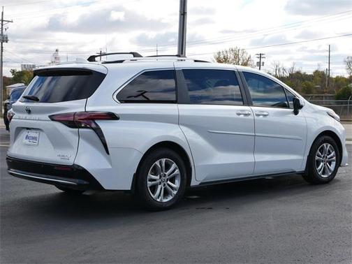 2022 Toyota Sienna Platinum 7 Passenger