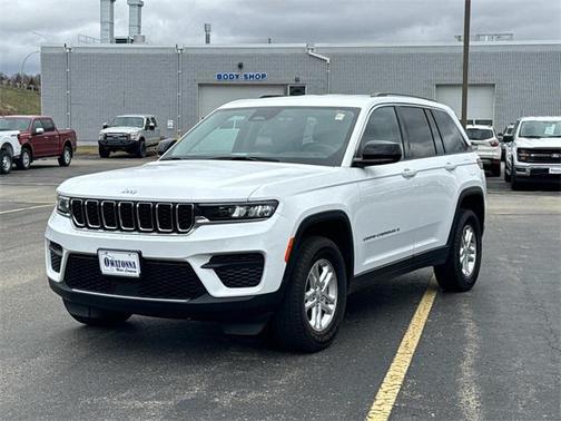 2023 Jeep Grand Cherokee Laredo
