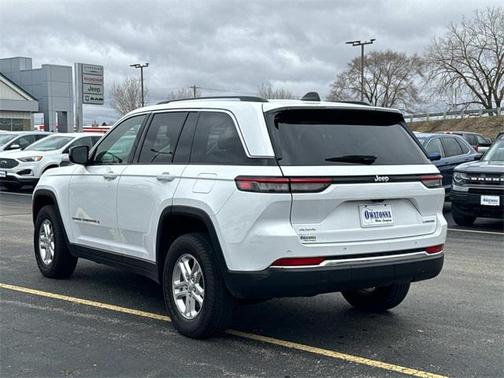 2023 Jeep Grand Cherokee Laredo
