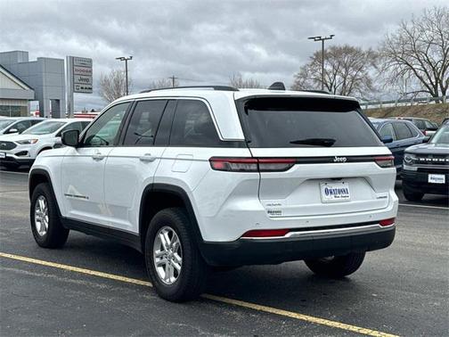 2023 Jeep Grand Cherokee Laredo