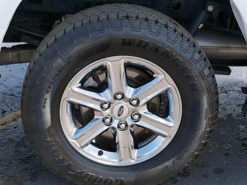 Oxford White 2025 Ford F-150 XLT