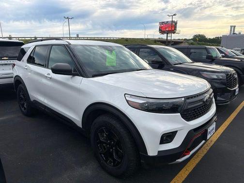 Star White Metallic Tri-Coat 2022 Ford Explorer Timberline