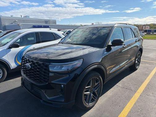 Black Metallic 2025 Ford Explorer ST-Line