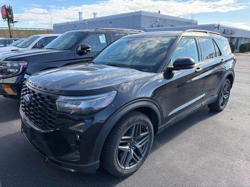 Black Metallic 2025 Ford Explorer ST-Line