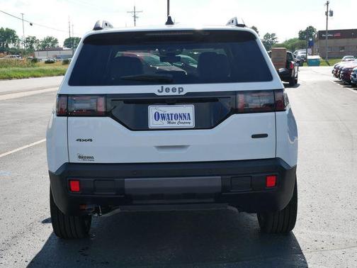 Bright White Clearcoat 2026 Jeep Cherokee Overland