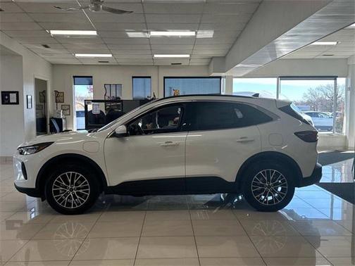 2025 Ford Escape PHEV SE