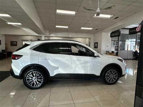 2025 Ford Escape PHEV SE