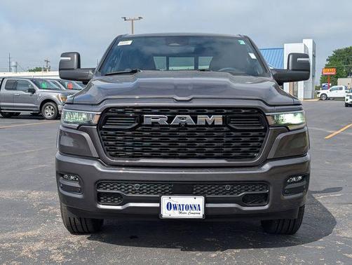 Granite Crystal Metallic Clearcoat 2026 RAM 1500 Big Horn/Lone Star