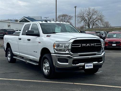 2022 RAM 3500 Tradesman Crew Cab 4x4 8' Box
