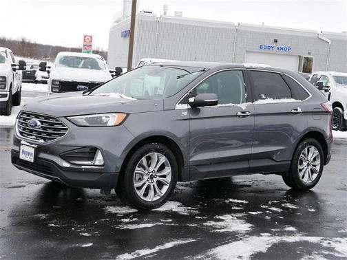 2024 Ford Edge Titanium