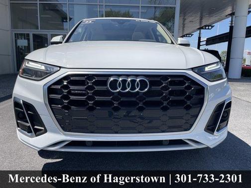 Glacier White Metallic 2024 Audi Q5 e 55 S line quattro Premium
