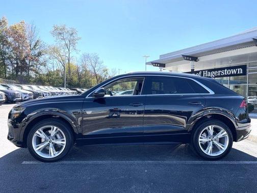 2023 Audi Q8 55 Premium