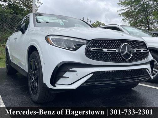 MANUFAKTUR Moonlight White Metallic 2026 Mercedes-Benz GLC 300 Base 4MATIC