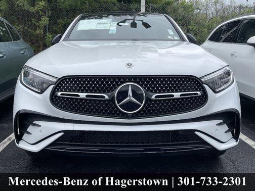 MANUFAKTUR Moonlight White Metallic 2026 Mercedes-Benz GLC 300 Base 4MATIC