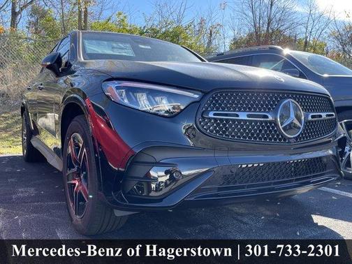 Obsidian Black Metallic 2026 Mercedes-Benz GLC 300 Base 4MATIC