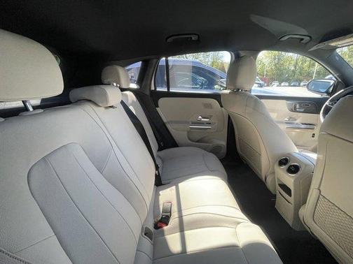 2025 Mercedes-Benz GLA 250 Base 4MATIC