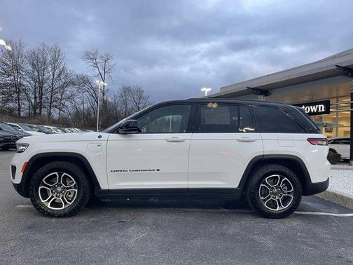 2023 Jeep Grand Cherokee 4xe Trailhawk