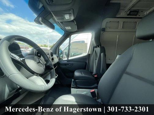 2025 Mercedes-Benz Sprinter 2500 Standard Roof