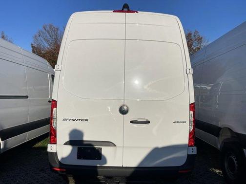2025 Mercedes-Benz Sprinter 2500 Standard Roof