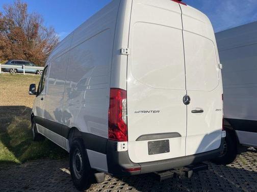 2025 Mercedes-Benz Sprinter 2500 Standard Roof