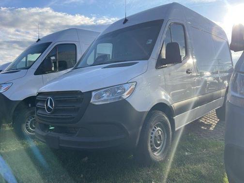 2025 Mercedes-Benz Sprinter 2500 Standard Roof