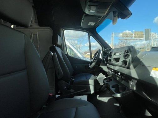 2025 Mercedes-Benz Sprinter 2500 Standard Roof