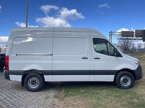 2025 Mercedes-Benz Sprinter 2500 Standard Roof