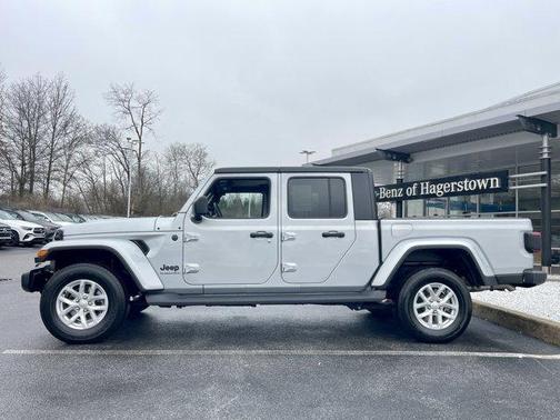 2023 Jeep Gladiator Sport