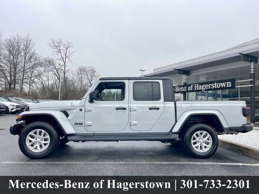 2023 Jeep Gladiator Sport