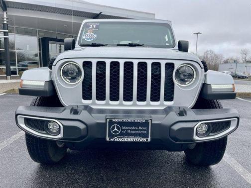 2023 Jeep Gladiator Sport