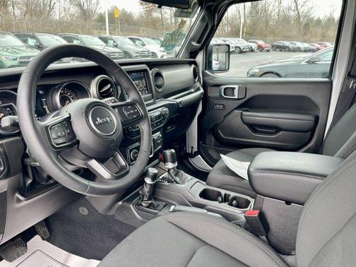 2023 Jeep Gladiator Sport