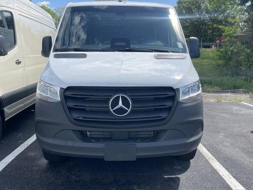 2025 Mercedes-Benz Sprinter 2500 Standard Roof