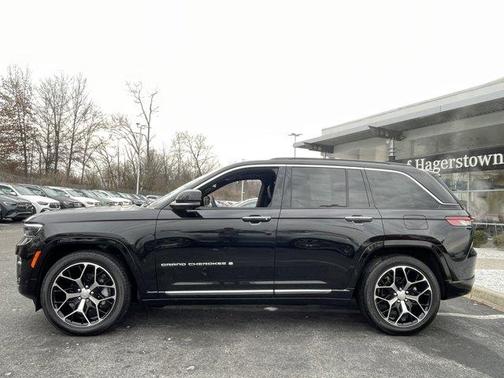 2025 Jeep Grand Cherokee Summit