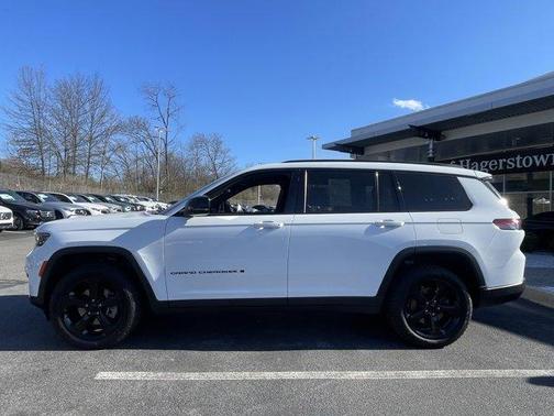 2022 Jeep Grand Cherokee L Laredo