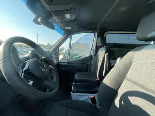 2026 Mercedes-Benz Sprinter 2500 ROOF HO 144