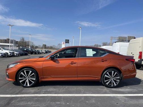 2022 Nissan Altima 2.5 SR
