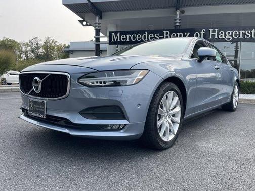 2018 Volvo S90 T6 Momentum
