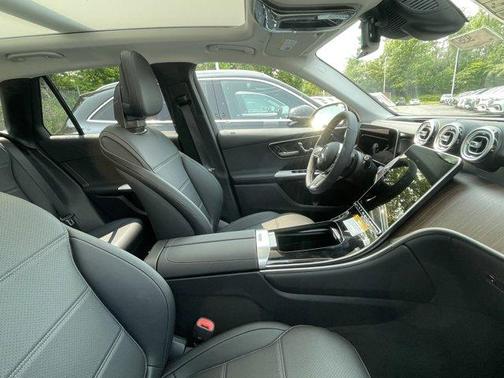2025 Mercedes-Benz GLC 350e Base 4MATIC