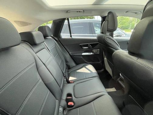 2025 Mercedes-Benz GLC 350e Base 4MATIC