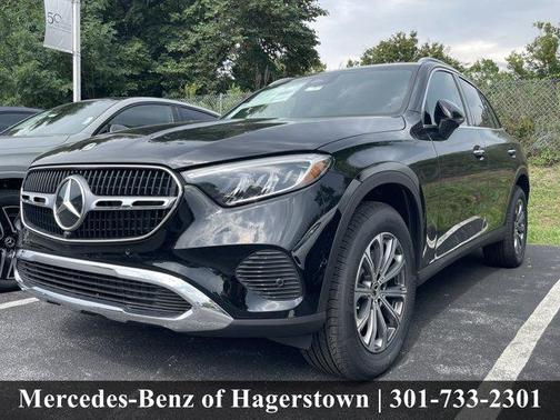 Black 2027 Mercedes-Benz GLC 300 4MATIC