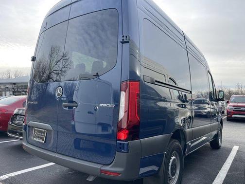 2026 Mercedes-Benz Sprinter 2500 144 WB Standard Roof Passenger
