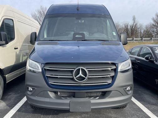 2026 Mercedes-Benz Sprinter 2500 144 WB Standard Roof Passenger