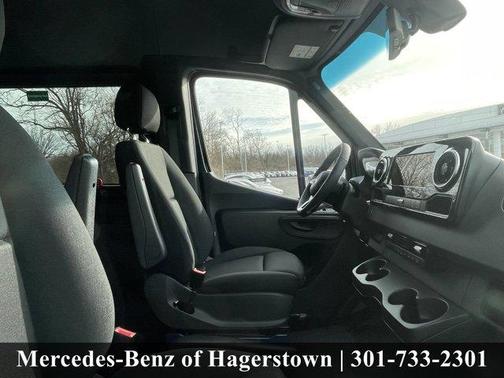 2026 Mercedes-Benz Sprinter 2500 144 WB Standard Roof Passenger