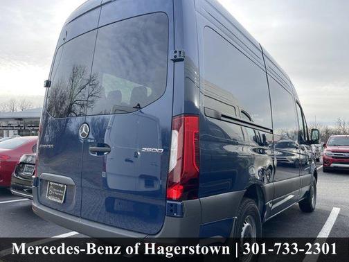 2026 Mercedes-Benz Sprinter 2500 144 WB Standard Roof Passenger